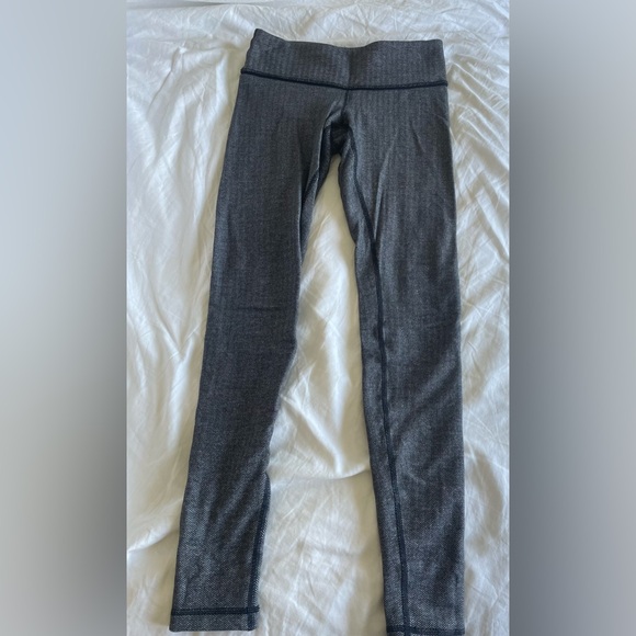 Lululemon Herringbone Wunder Under - size 6 - Picture 1 of 4